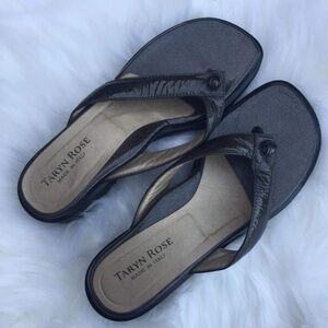 EUC Taryn Rose Knot Slip-on Sandals